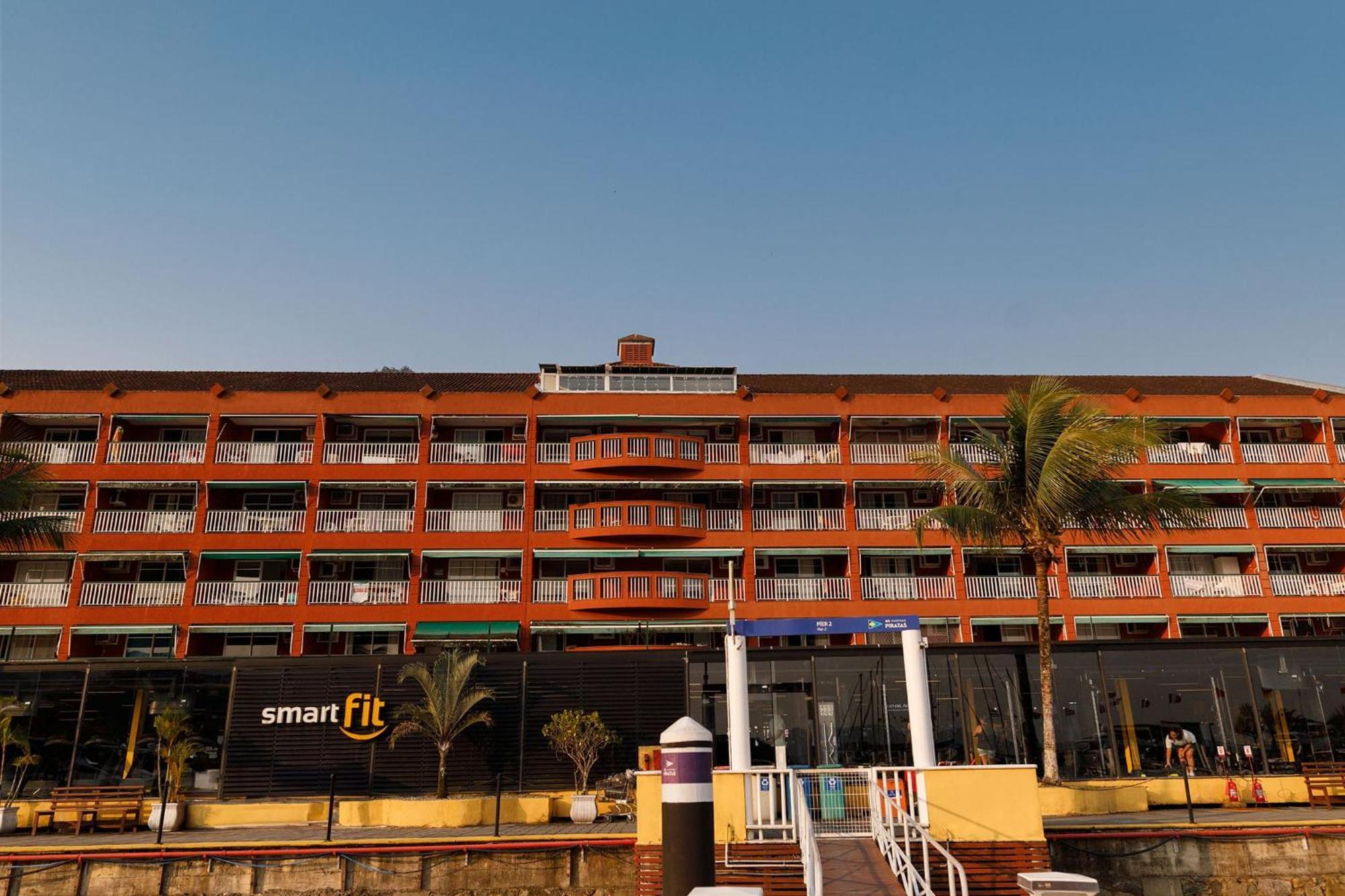 Mares Suites By Angra Beach - Piratas Residence อังกราโดสเฮย์ส ภายนอก รูปภาพ